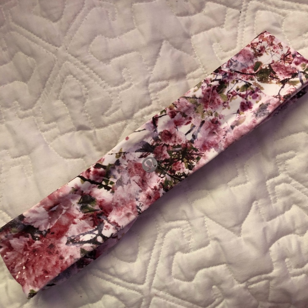 lululemon floral headband